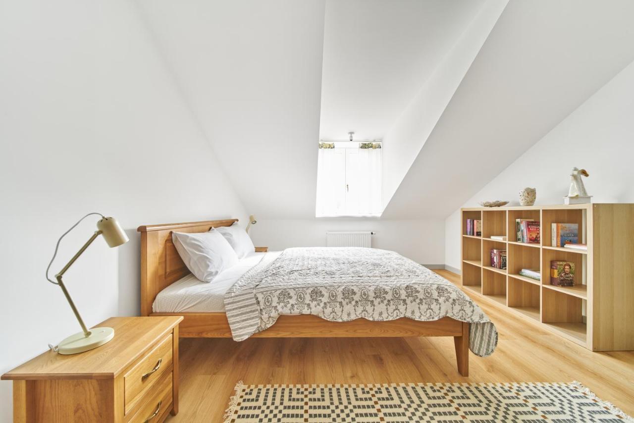Modern Two-Bedroom Apartment, Vilnius City Centre ภายนอก รูปภาพ