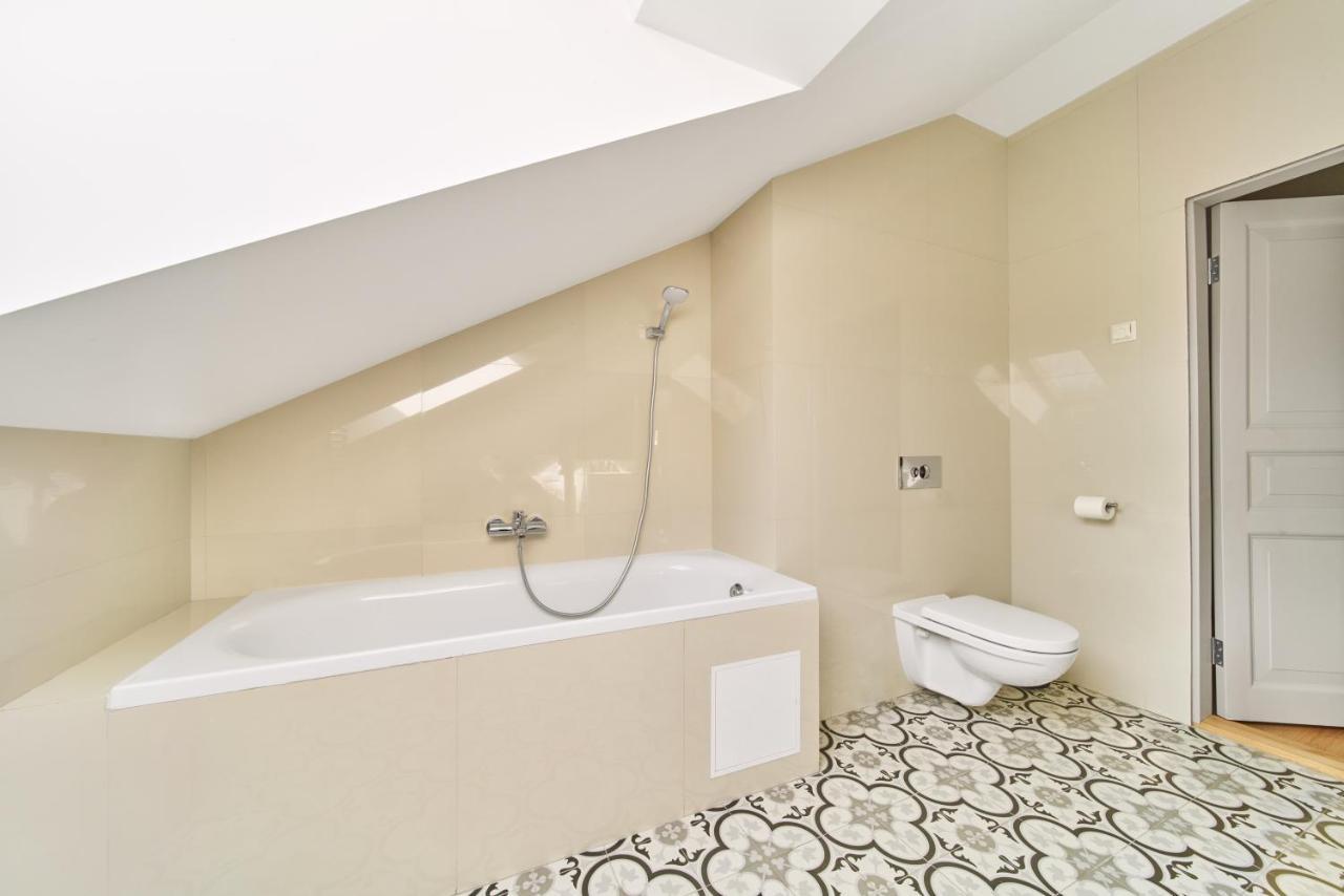 Modern Two-Bedroom Apartment, Vilnius City Centre ภายนอก รูปภาพ